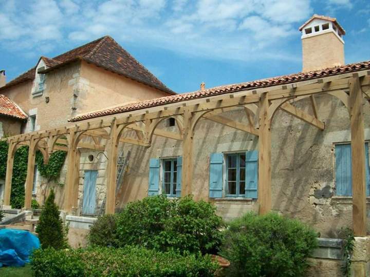 Pose de pergola en bois à Ribérac