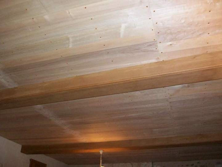 Pose de plafond en bois à Ribérac